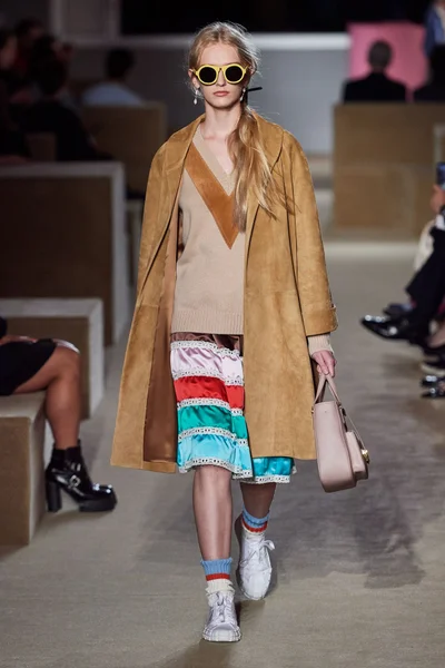 Look 19